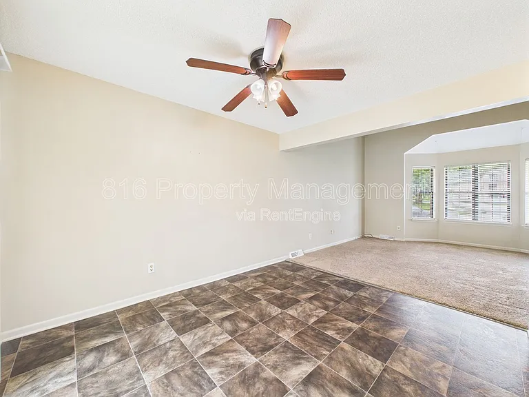166 SW Robin Rd — Photo 8