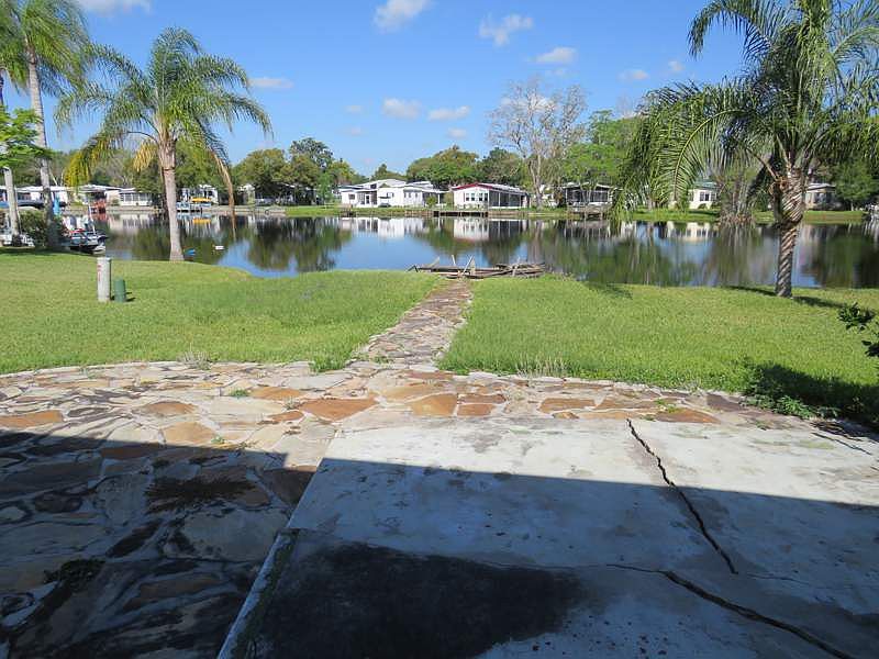 1st image of 750 Dogwood Dr