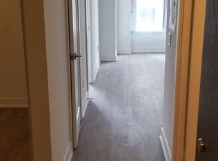 9 Mabelle Ave #921, Toronto, ON M9A 0E1