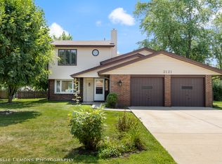 2121 W Weathersfield Way, Schaumburg, IL 60193