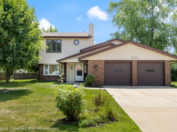 2121 W Weathersfield Way, Schaumburg, IL 60193