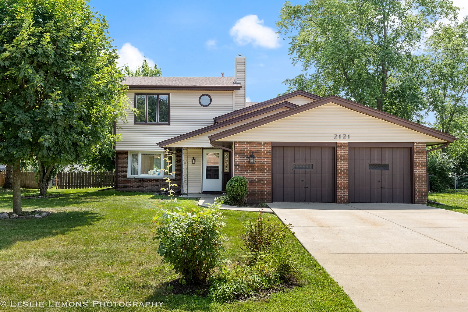 2121 W Weathersfield Way photo 1