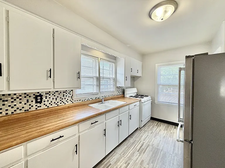 1353 Euclid Ave — Photo 17