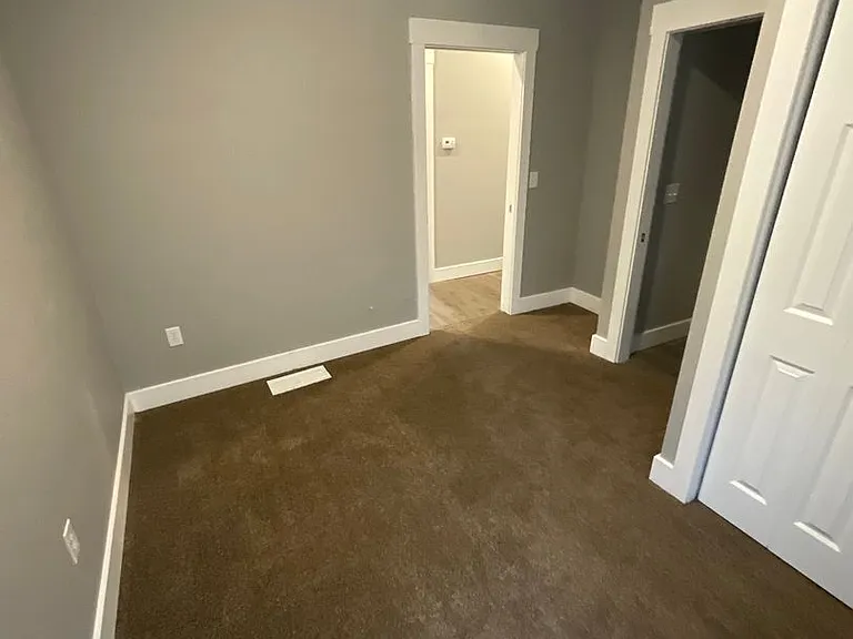 705 N Lincoln St — Photo 45
