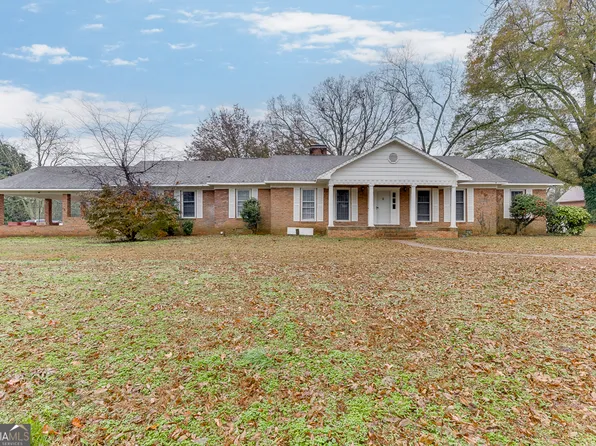 240 Bowers St, Royston, GA 30662