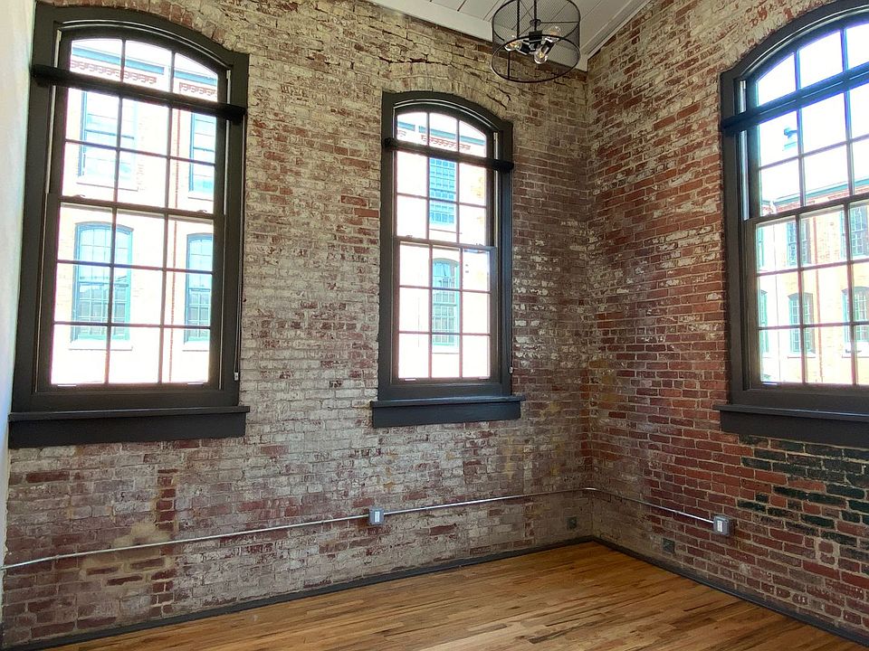 1st image of 1280 Simon Blvd Building F201