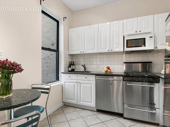 3rd image of 340 W 19th St APT 25