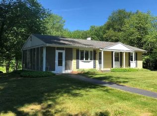 37 Whiteford Dr, Pleasant Valley, NY 12569