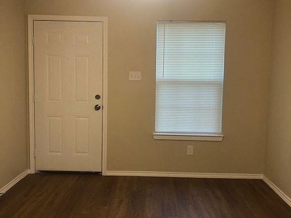 4th image of 2916 Elinor St APT 102