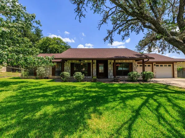 415 Meadow Ridge Dr, Kerrville, TX 78028