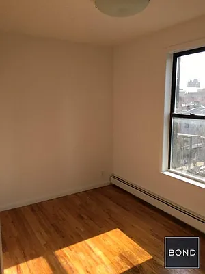 Rented by Bond New York | media 25