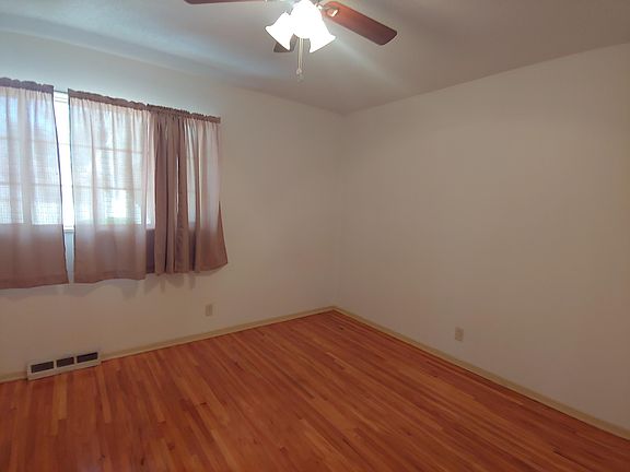 5th image of 5517 Ponderosa Ave NE