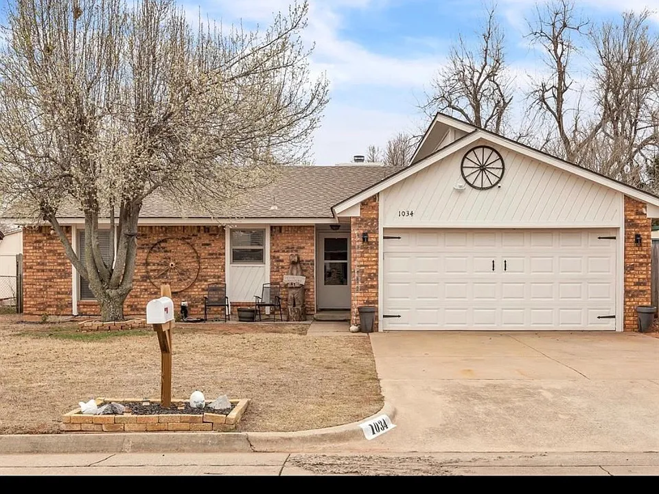 1034 W Kyle Way