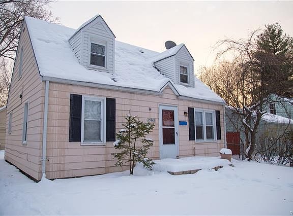 2nd image of 25943 Currier St