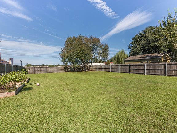 5th image of 207 Cedar Grove Dr