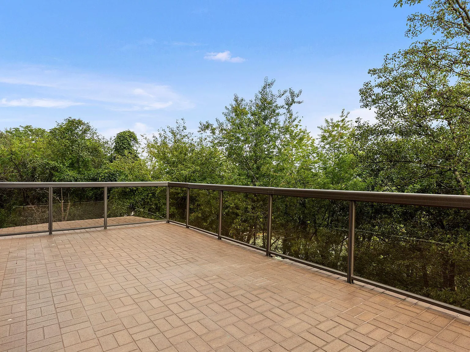 3 bed, 1504 sqft, $3,595 — Photo 3