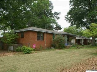 901 Betty St SW, Decatur, AL 35601
