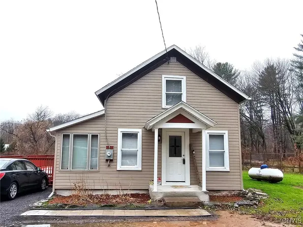 13 Kibbie Lake Rd, Constantia, NY 13044