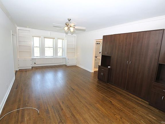 5th image of 490 Bleeker Ave
