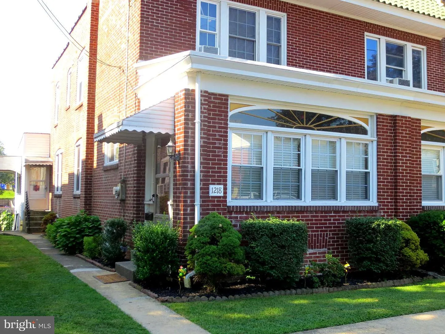 1218 Queen St photo 1
