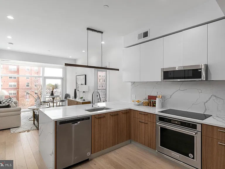 7700 Georgia Ave NW #301 — Photo 2