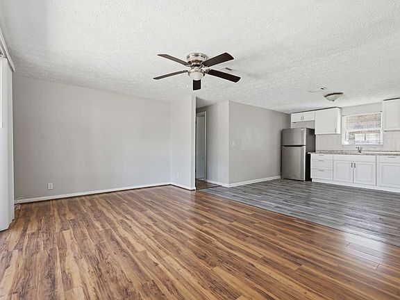 5th image of 353 SE McCray Ave