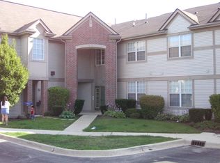 1631 Carlemont Dr #1, Crystal Lake, IL 60014