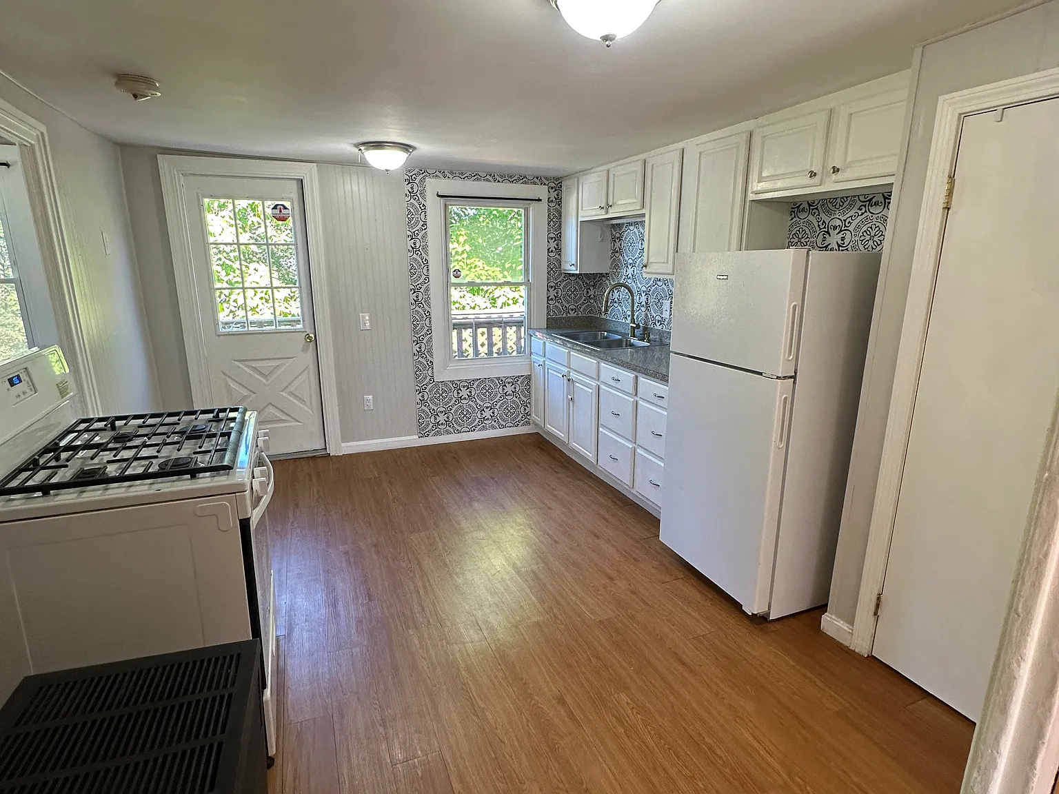 2 bed, 1000 sqft, $1,650 — Photo 1