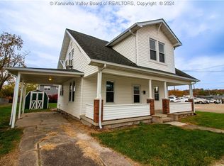 209 Dudding Ave, Hurricane, WV 25526