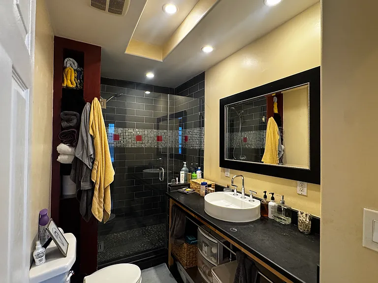 Full bathroom with w/d