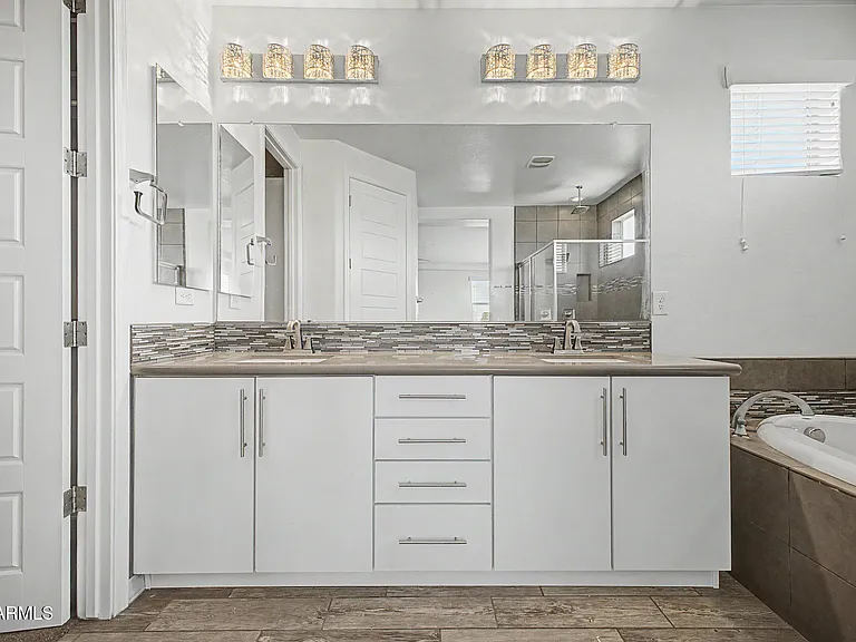 15912 W Sierra St — Photo 26