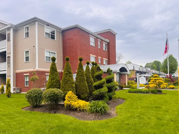 Americana Apartments, 415 Lowell St #831bbb7cc, Wakefield, MA 01880