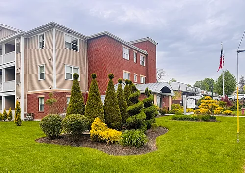 Americana Apartments Photo 1