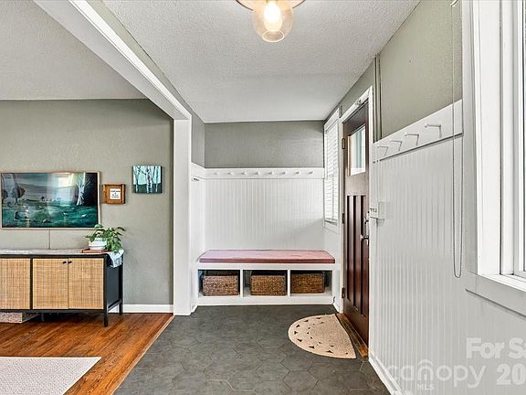 4th image of 94 Pressley Ave