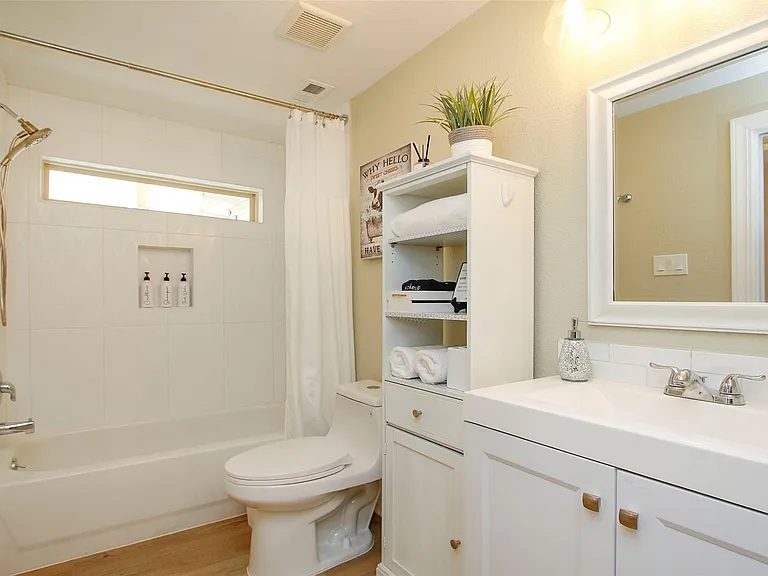 1518 Sabine St — Photo 28