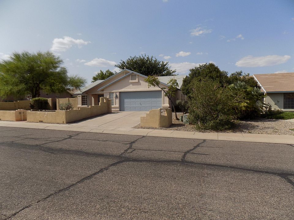 1st image of 2619 Thunderbird Dr