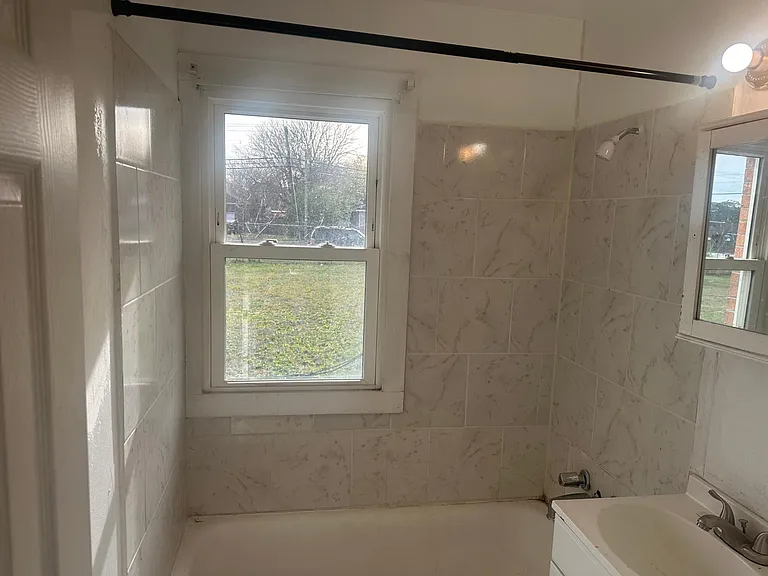 67 Carver Cir — Photo 2