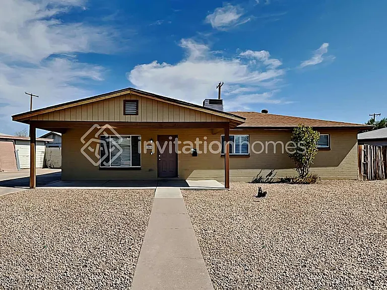 2211 W Palo Verde Dr — Photo 1