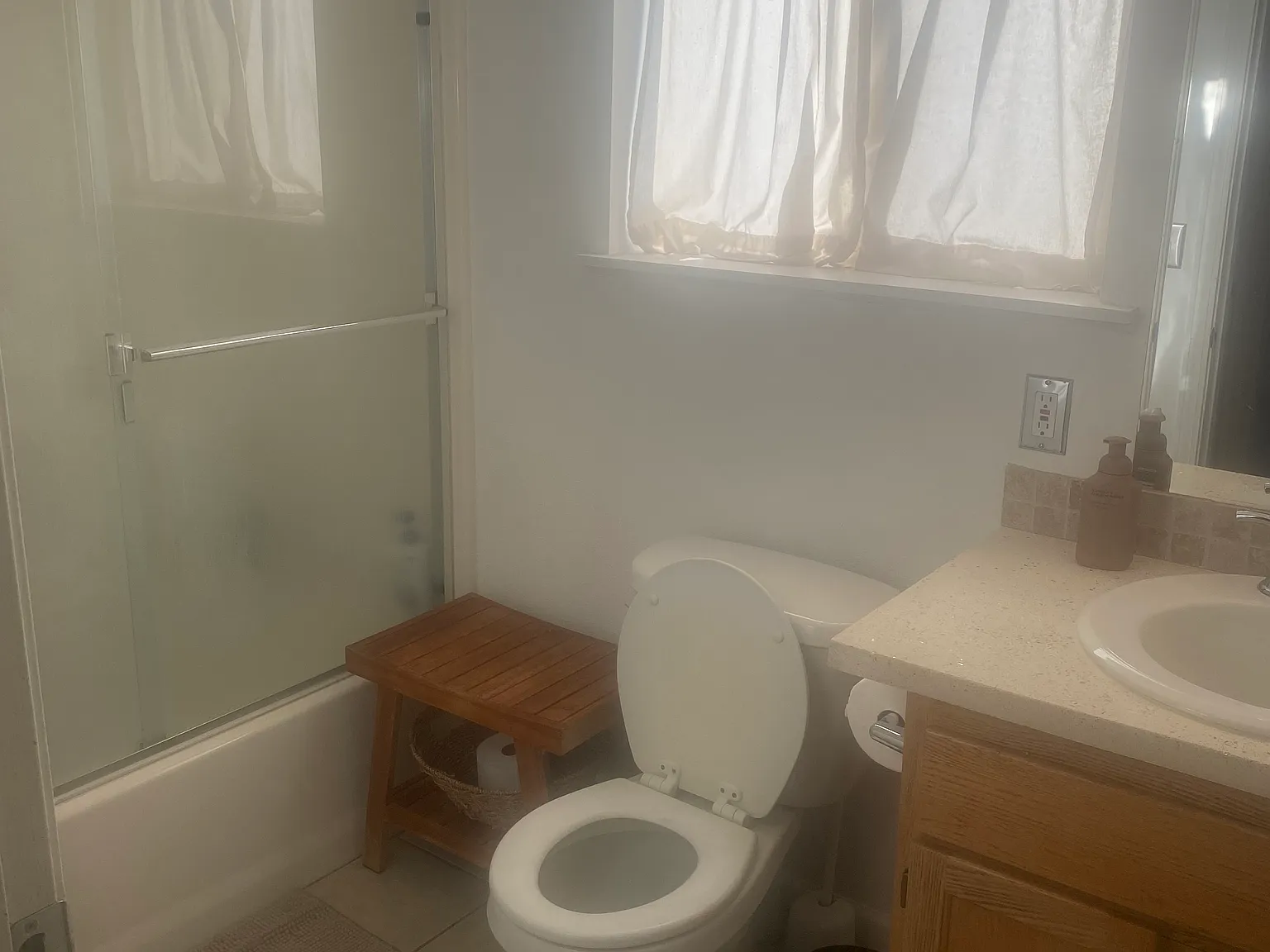3 bed, 1296 sqft, $2,800 — Photo 2