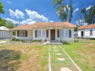 365 E Faust St, New Braunfels, TX 78130