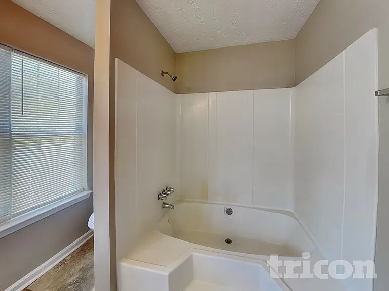 1330 Ling Dr — Photo 8