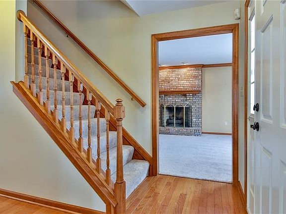 4th image of 3014 White Pine Dr