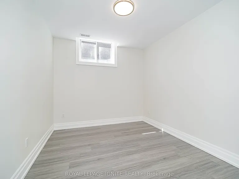300 Cornelius Pkwy #BASEMENT — Photo 12