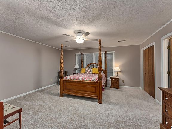 4th image of 10103 Bluff Dr SE