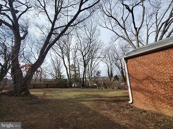 4th image of 2715 James Dr