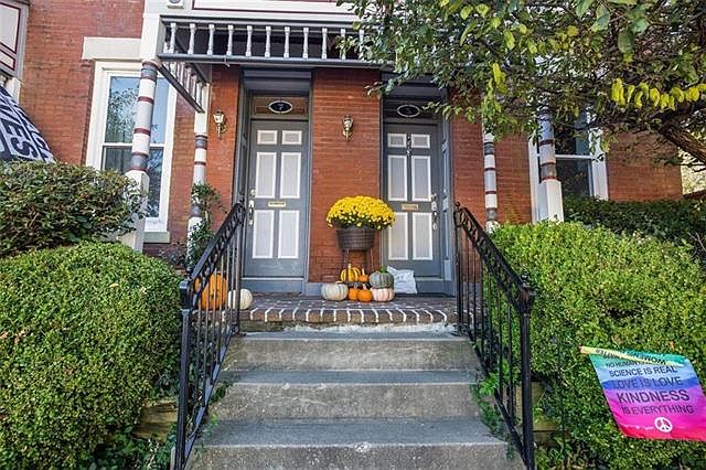 1st image of 7 E 29th St