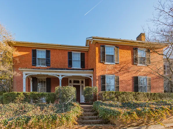 304 S Jefferson St, Lexington, VA 24450