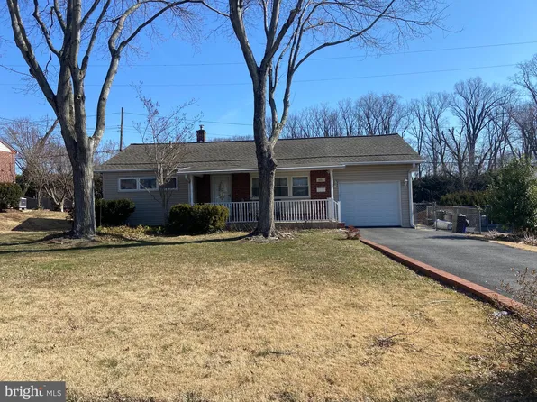 4501 Park Ln, Aston, PA 19014