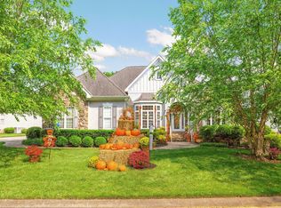 902 Cattails Dr, Ooltewah, TN 37363