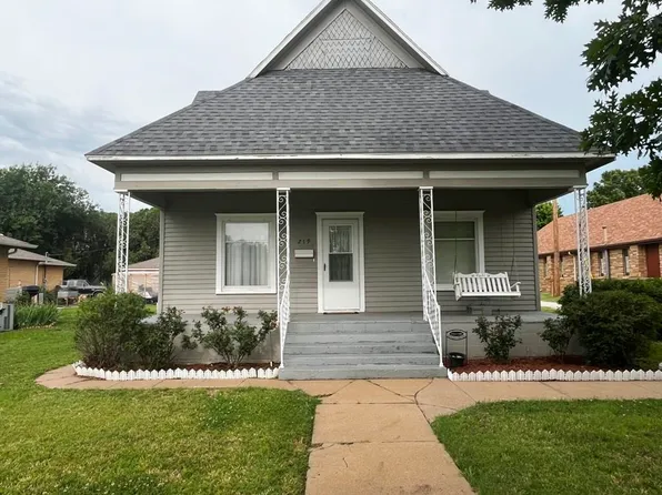 219 N 7th St, Kiowa, KS 67070